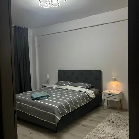 Adela Luxury House Near Christmas Market דירה קריובה